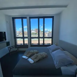 Appartement Number House - Number 11, Milaan