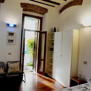 Appartement Vicolo Lavandai, Milaan